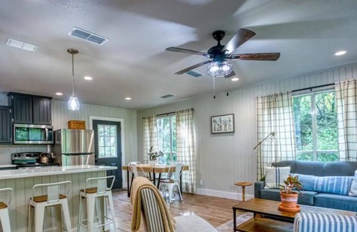 Kyle Cabin | River Access | Fire Pit | BBQ | Sleeps 17