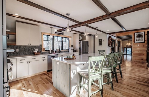 Sunday River Area Cabin | River access/Golf 2 miles/hiking/skiing/hot tub/sauna