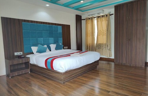 Dhussa Hotel | River Beach Resort