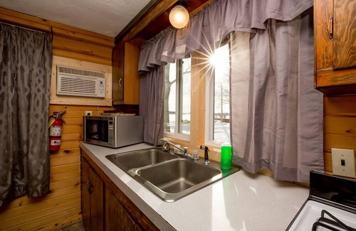 Baudette Cabin | River Bend's Resort