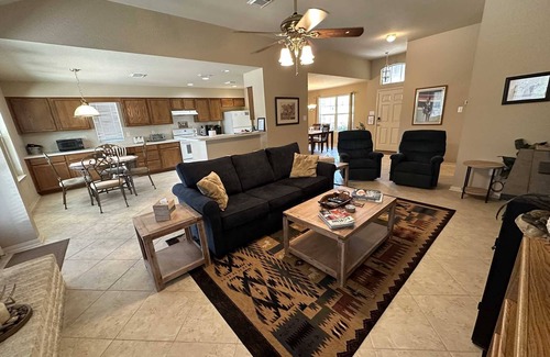 Pipe Creek House | River Bluff Retreat on the Medina