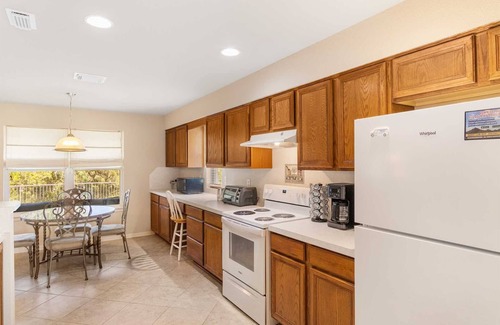 Pipe Creek House | River Bluff Retreat on the Medina