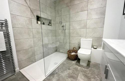 Littlehampton Apartment | River Breeze 3-Bed BALCONY Apartment