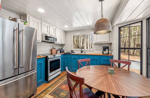 Dahlonega Cabin | River Cabin in ON the Water with Firepit