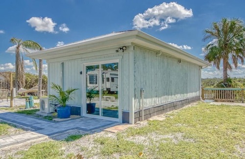 Southside Rural Community Cabin | River Cabin Million Dollar View!
