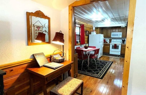 Ruidoso Cabin | River Cabin Summary: