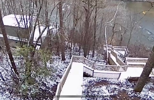 Ellijay Cabin | River Cabin w/Mtn view SPECIAL 8TH NIGHT FREE Tubing Hot Tub Fireplace King Beds