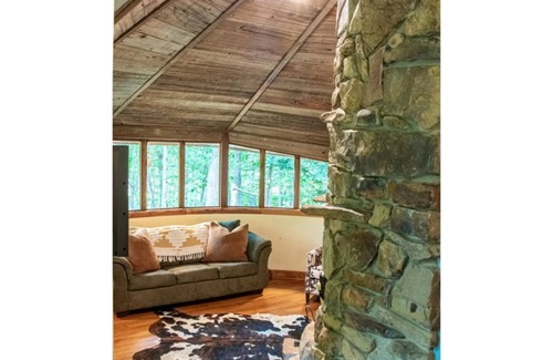 Garrison House | "River Camp" - Scenic Riverfront views, Fishing, and 2 mi to Shawnee Sate Forest