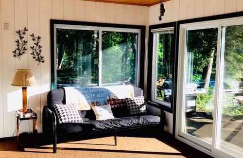 Newaygo House | River Country Lodge on the Muskegon River next to Pine St boat launch