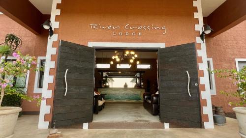 Windhoek Cabin | River Crossing Lodge