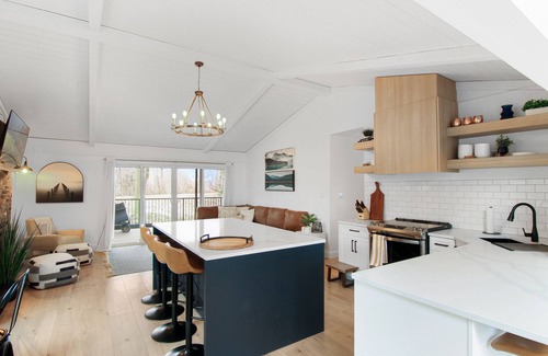 Lake Errock House | River Dreams - Sandy Beach!