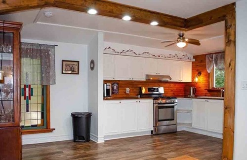 Kawartha Lakes Cottage | River Edge - Three Bedroom Cottage, Sleeps 11