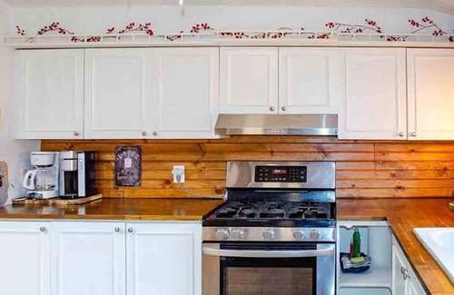 Kawartha Lakes Cottage | River Edge - Three Bedroom Cottage, Sleeps 11