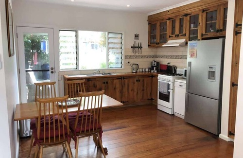 Aireys Inlet House | River End I Walk to the beach or shops