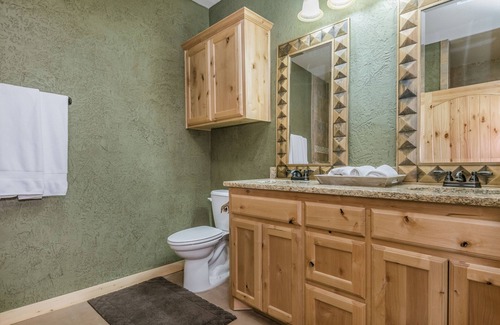 Amarillo Cabin | River Falls Venue & Lodges Two Bedroom Lodge