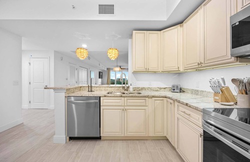Merritt Island Condo | RIVER FLY IN: The Meritt, River & Runway View