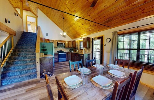 Hochatown Cabin | River Front Luxury 3 Bedroom ON Glover River UPDATED
