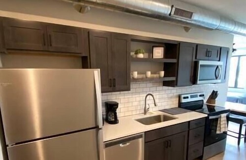 Downtown Apartment | River Front Luxury Furnished Studio Downtown QC