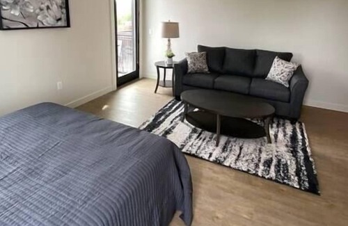 Downtown Apartment | River Front Luxury Furnished Studio Downtown QC
