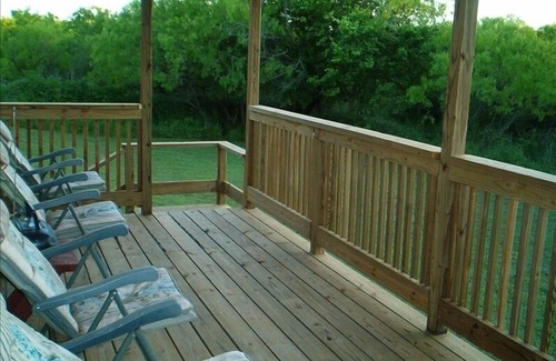 Southside Cabin | River Frontage Cottage is located on 115 Acres