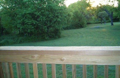 Southside Cabin | River Frontage Cottage is located on 115 Acres