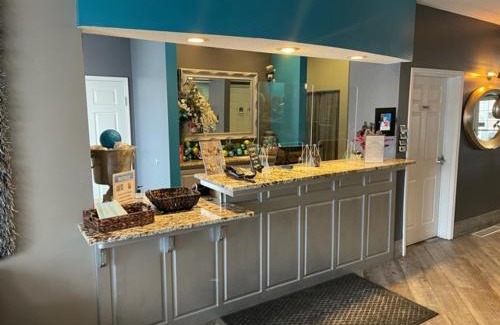 Mankato Hotel | River Hills Hotel- Mankato