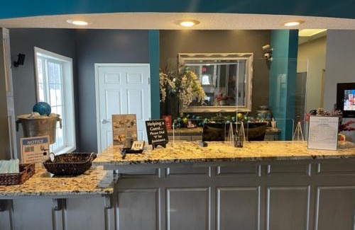 Mankato Hotel | River Hills Hotel- Mankato