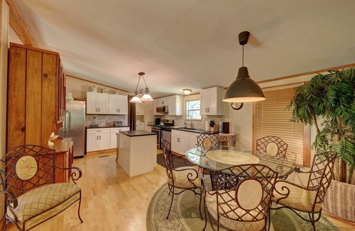 Center Point House | River Hollow Retreat