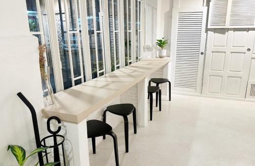 Khlong Ton Sai Hotel | River Home Bangkok