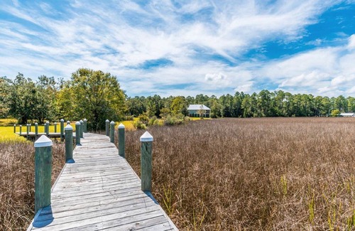 Theodore House | River House minutes to Dauphin Island. Perfect getaway for quiet peaceful rest