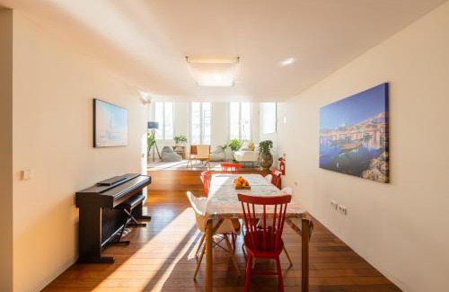 Aldoar Foz do Douro e Nevogilde House | River house