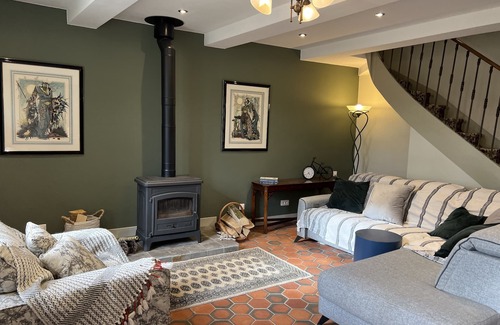 Limoux House | River House Quiet location but minutes from Town Square