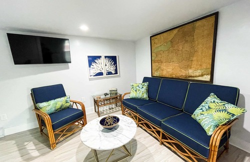 Clayton Condo | River Inspired 1-BR Condo in the Cottages on James