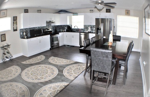 Riverview House | River Jewels and Pearls