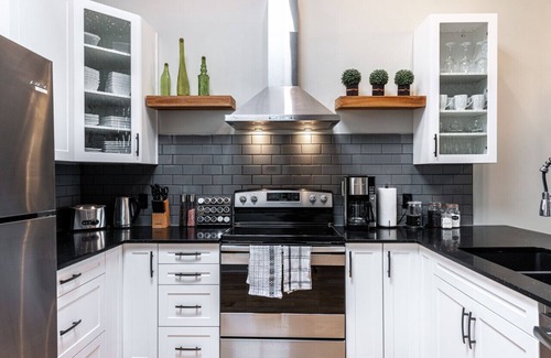 Stratford Condo | River Merchant Inn Mitchell’s Mercantile Suite