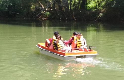 Somvarpet Hotel | River Near Coorg