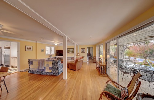 Ingram House | River Oaks Lodge 11/9.5 Sleeps 26, Riverfront, kayaks included!