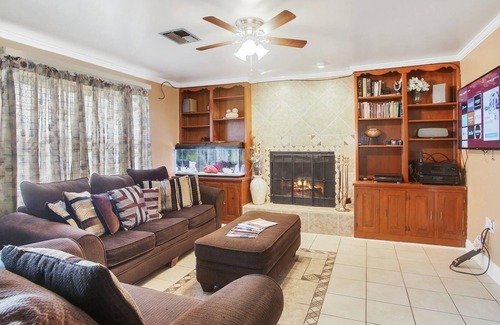 Old Aurora House | River Oaks Point Vacation Minutes to Downtown Quiet Area! by RedAwning