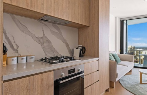 Broadbeach Apartment | River&Ocean View Luxury 2BD Apt amazing Location