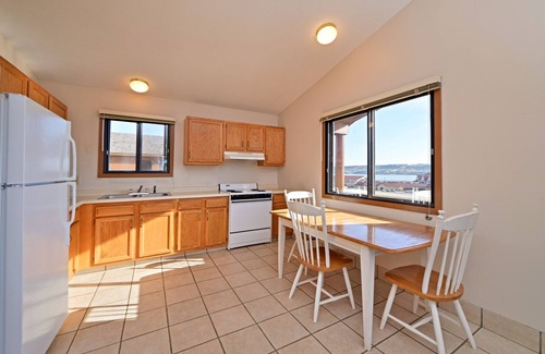 Chamberlain Hotel | River Ranch at Cedar Shore