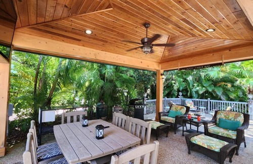 River Ranch RV Rental | River Ranch RV Campsite w/Pavilion & Fire Pit 339