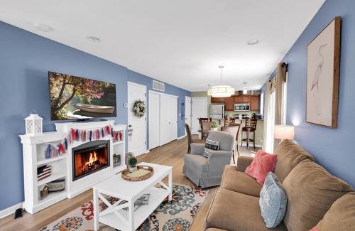 Ottawa House | River Retreat | 2 Bed, 2.5 Bath