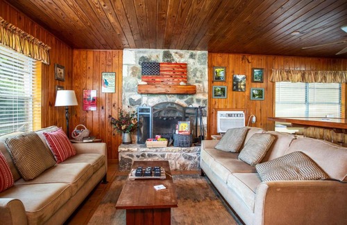 Bandera House | River Ridge Bandera Cabin