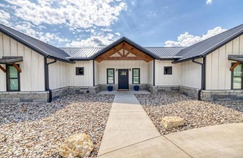 Concan House | River Ridge