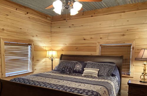 Menard Cabin | River Ridge