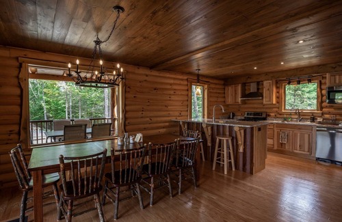 Lake Placid House | River Road Loj - Lake Placid log cabin rental