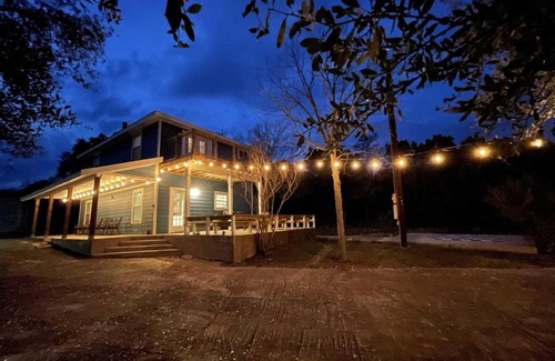 Bandera House | River Rock Retreat