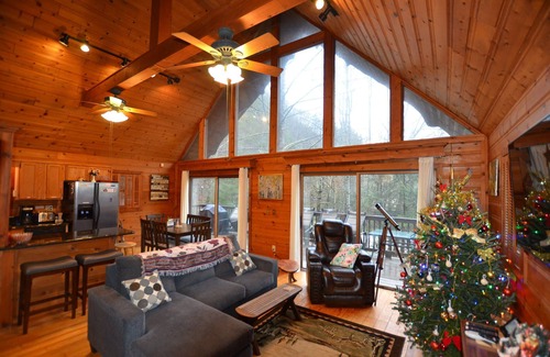 Deep Gap Cabin | River Rock: stream side, 11 acres, hot tub, waterfall