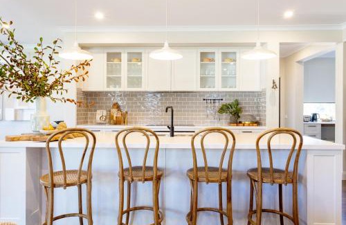 Bright Villa | River Run Bright