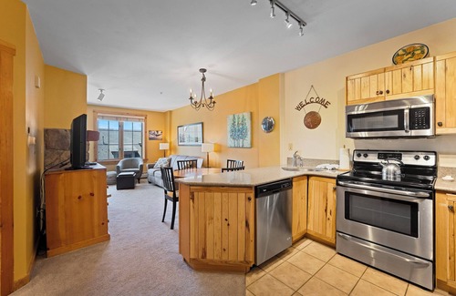 River Run Condo | River Run Condo w/Mountain Views & Short Walk To Shops and Dining!